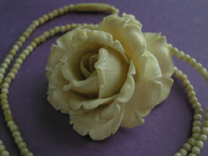 IvoryRoseNecklace8.2.JPG