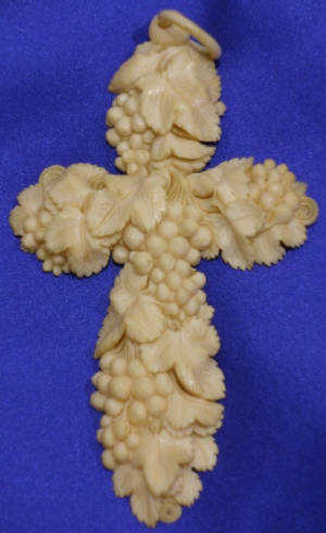 webassets/IvoryCross1-2.jpg